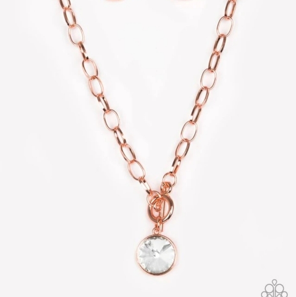 SHE SPARKLES ON Set - Picture 3 of 6